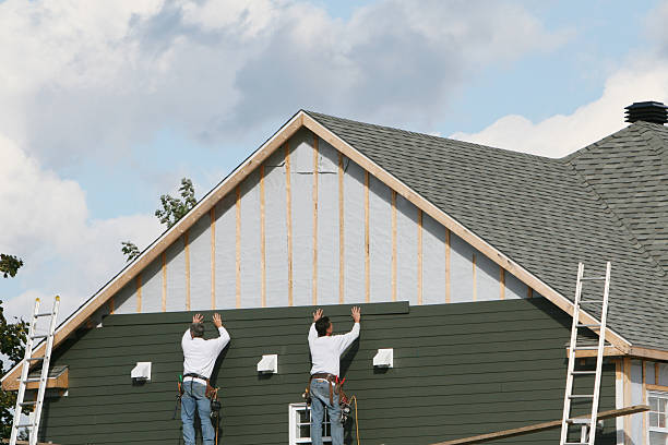 Professional Siding technician working in Scotch Plains, NJ